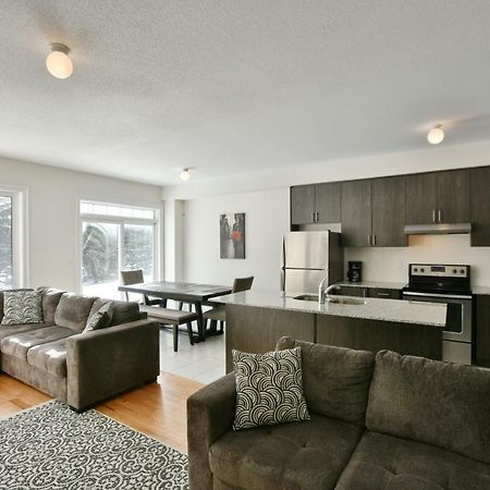 New Blue Mountain Village Snowbridge Executive Townhome Sleeps 10 With Outdoor Pool And Shuttle Nottawa Extérieur photo