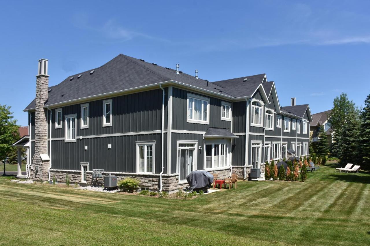 New Blue Mountain Village Snowbridge Executive Townhome Sleeps 10 With Outdoor Pool And Shuttle Nottawa Extérieur photo