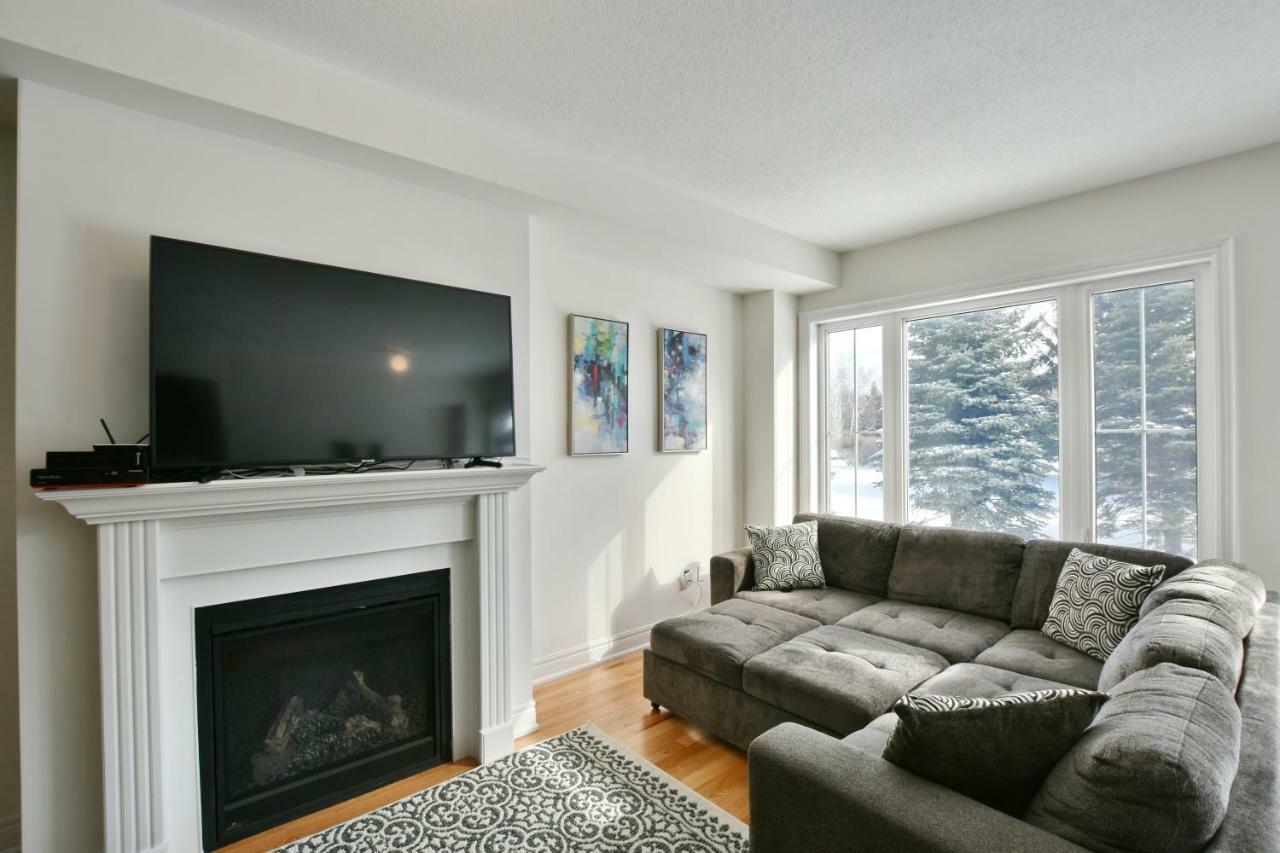 New Blue Mountain Village Snowbridge Executive Townhome Sleeps 10 With Outdoor Pool And Shuttle Nottawa Extérieur photo