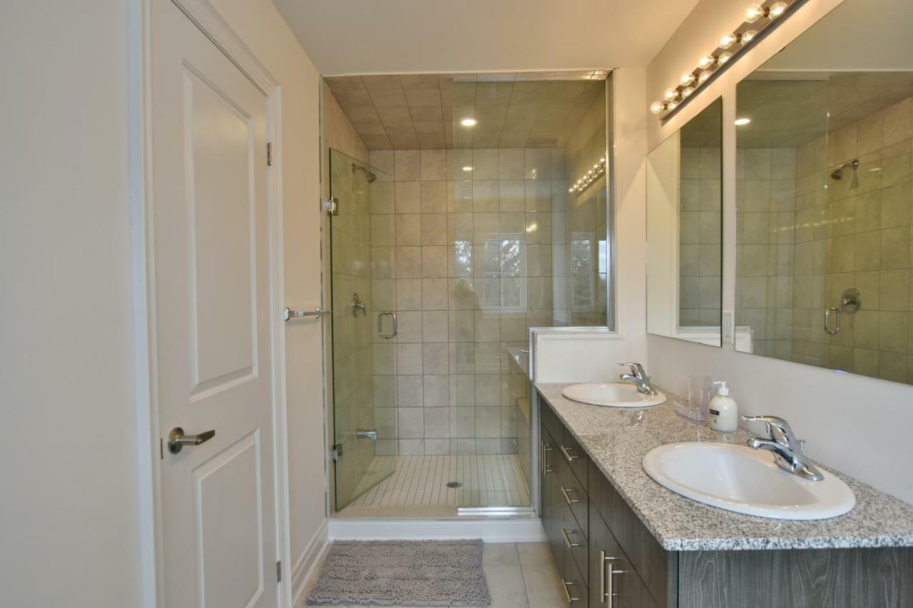 New Blue Mountain Village Snowbridge Executive Townhome Sleeps 10 With Outdoor Pool And Shuttle Nottawa Extérieur photo
