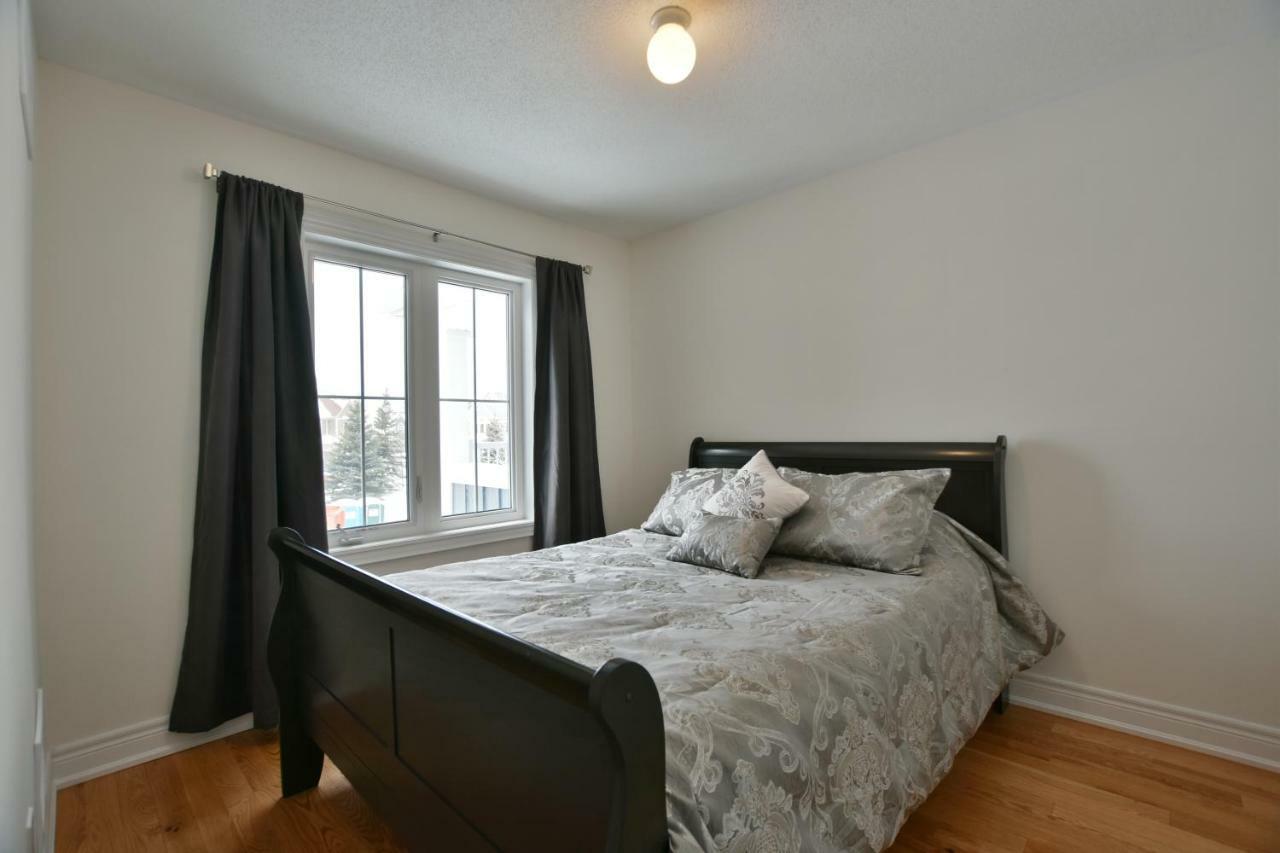 New Blue Mountain Village Snowbridge Executive Townhome Sleeps 10 With Outdoor Pool And Shuttle Nottawa Extérieur photo