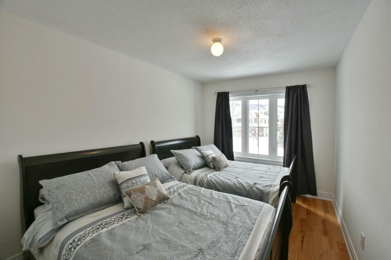 New Blue Mountain Village Snowbridge Executive Townhome Sleeps 10 With Outdoor Pool And Shuttle Nottawa Extérieur photo